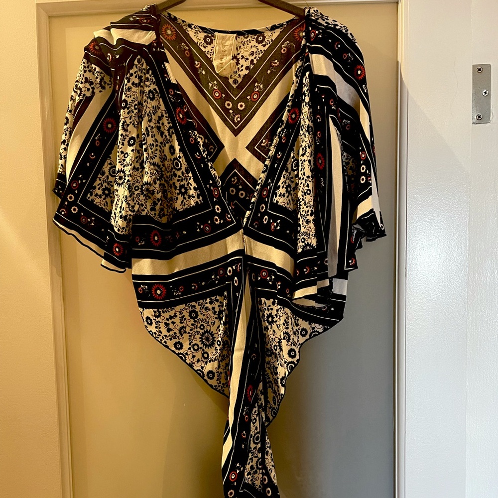 Jens pirate booty floral wrap top